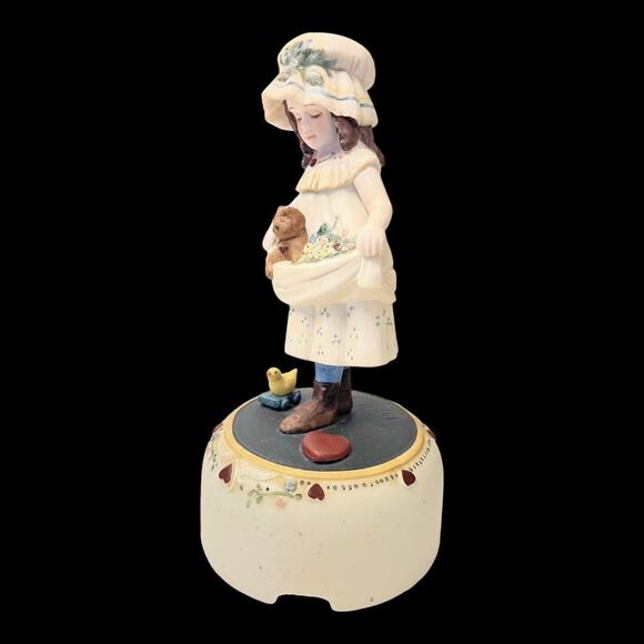 Jan Hagara PORCELAIN GIRL FIGURINE 7” Yellow Duck Chick Kitty Cat Flowers Heart - Picture 6 of 7